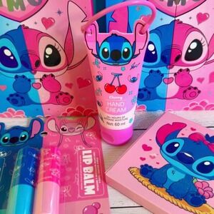 ADORABLE LILO & STITCH PALETTE GLOSS BUNDLE NEW SEALED